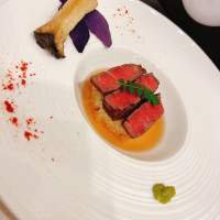 黒毛和牛フィレ肉の低温調理　焼きリゾットと和コンソメ