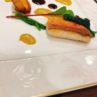 甘鯛の鱗焼き　鮑のヴァプールと肝のサバイヨン　生姜の香るソー