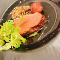 マグレ鴨のローストと三重県産果実のマリアージュ