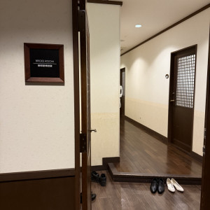 ゲスト用メイクルーム|742490さんのノートルダム宇部/FIVESTAR WEDDINGの写真(2402176)