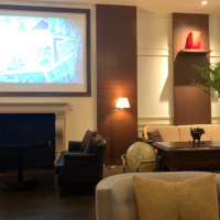 ロビーで生演奏してました。