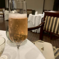 ノンアルコールの食前酒をもらえました。
