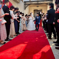 挙式後のフラワーシャワー