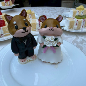 ウェディングケーキの上につけたマジパン|742530さんのアニヴェルセル江坂(新大阪)の写真(2576978)