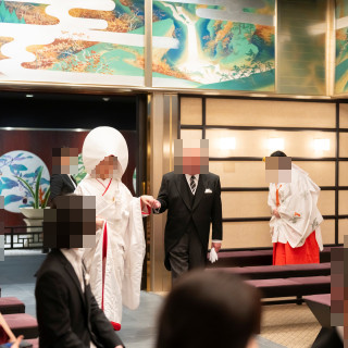 チャペル風に父娘での入場としました