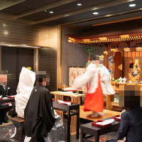 挙式中に行われる巫女の舞です