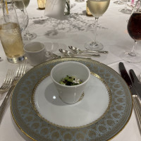 ムール貝のジュと、キハダマグロのタルタル/季節野菜とキャビア