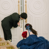 チャペルからガーデンをのぞいてる写真