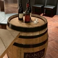 ワインと樽のコーディネート