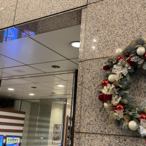 入り口のクリスマスリース|742783さんのベイサイドホテルアジュール竹芝の写真(2595447)