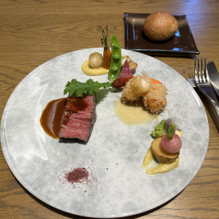 お肉料理になります
