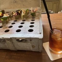 ウェルカムドリンクとフード。お野菜系・お肉系・スイーツ系！