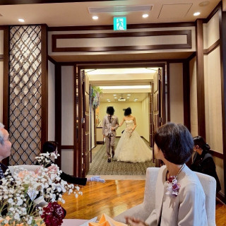 披露宴入場
