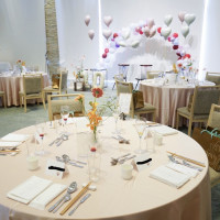 テーブルクロスはゴールド