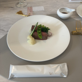 メインの肉料理