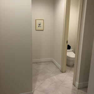 トイレの広さはこんな感じ|743459さんのアーヴェリール迎賓館（大宮）/テイクアンドギヴ・ニーズウェディングの写真(2413911)