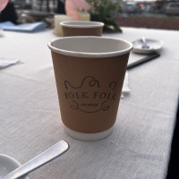 ウエディングケーキと一緒に温かいコーヒーをいただきました
