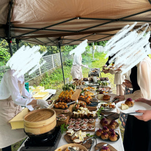 ビュッフェスタイルでさまざまな料理を楽しめました|743496さんのFOLK FOLK Wedding（フォークフォークウエディング）の写真(2436635)