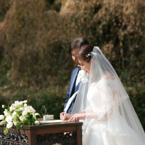 結婚証明書にサイン|743532さんの旧細川侯爵邸(和敬塾本館・東京都指定有形文化財)の写真(2411868)