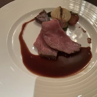 メイン料理になります。どの料理も美味しいです。