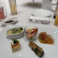 食事はたくさん出てきてお腹いっぱいでした！全て美味しかった
