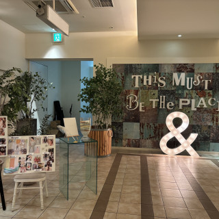 挙式会場のフロアで、写真もとれます