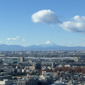 最上階の披露宴会場からの景色|744040さんの小さな結婚式 ロイヤルパインズホテル浦和チャペルの写真(2411499)