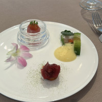 一つ一つシェフのこだわりを感じられる前菜でした。