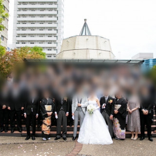 チャペル外で集合写真