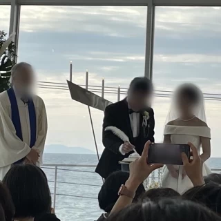 結婚証明書へのサイン