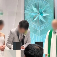 結婚証明書へのサイン