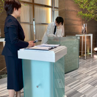 チャペル、署名