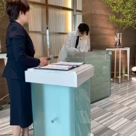 チャペル、署名