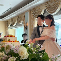 ケーキ入刀です。この後、両親同士によるお手して頂きました。