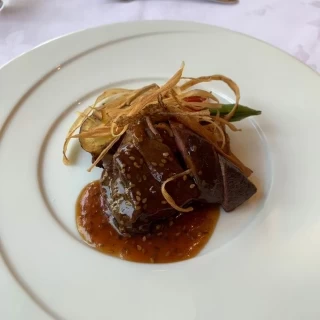 新婦の肉料理