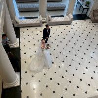 挙式後にロビーで全体写真を撮りました