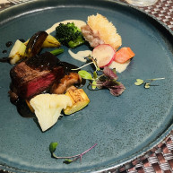 フィレ肉がとにかく柔らかくおすすめ