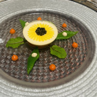 ジュレで固めた彩りのよい食べやすい料理