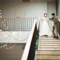 階段からの入場で注目浴びること間違いなし！