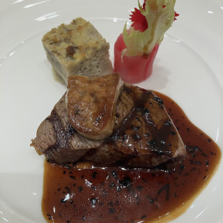 国産牛フィレ肉のシャトーブリアン　ロッシーニ風