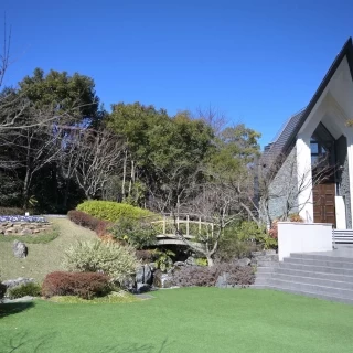 チャペルの外側。