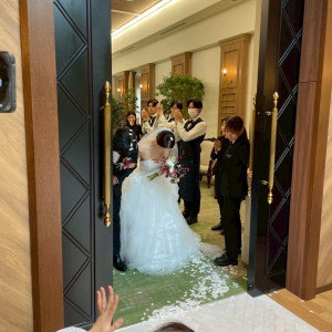 新婦入場|744545さんのアルモニーアンブラッセイットハウス/テイクアンドギヴ・ニーズウェディングの写真(2414924)