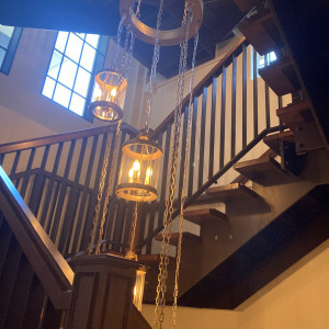 レストラン(待合室)横の階段
前撮りも可|744563さんのTHE CONDER HOUSE（ザ・コンダーハウス）の写真(2415159)