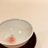 待合室で出された桜入った白湯がとても美味しかったみたいです