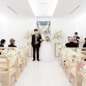 新郎新婦の登場|744578さんの小さな結婚式 金沢店の写真(2419862)