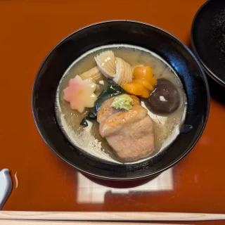 すごい美味しい治部煮です！
春なので蝶々がいます笑
