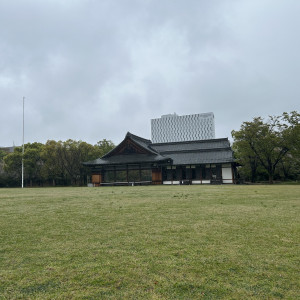 お庭から見た披露宴会場|744664さんの大阪城西の丸庭園 大阪迎賓館の写真(2416262)