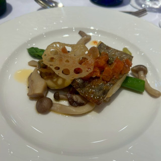 コースの魚料理
