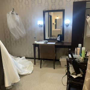 新婦の控室は広々としていました|744741さんのラ セーヌ マリアージュ 四日市 ＜三重平安閣グループ＞の写真(2587198)