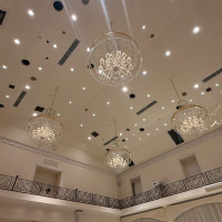 披露宴会場の天井です